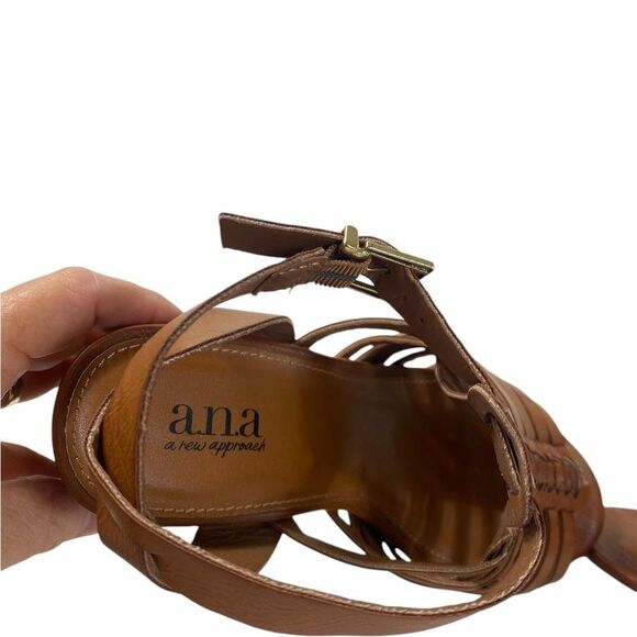 ANA 7.5 Sandals brown straps with and buckle and chunky heel - Picture 6 of 8